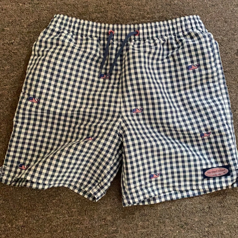 vineyard vines boys swim trunks *USA edition*